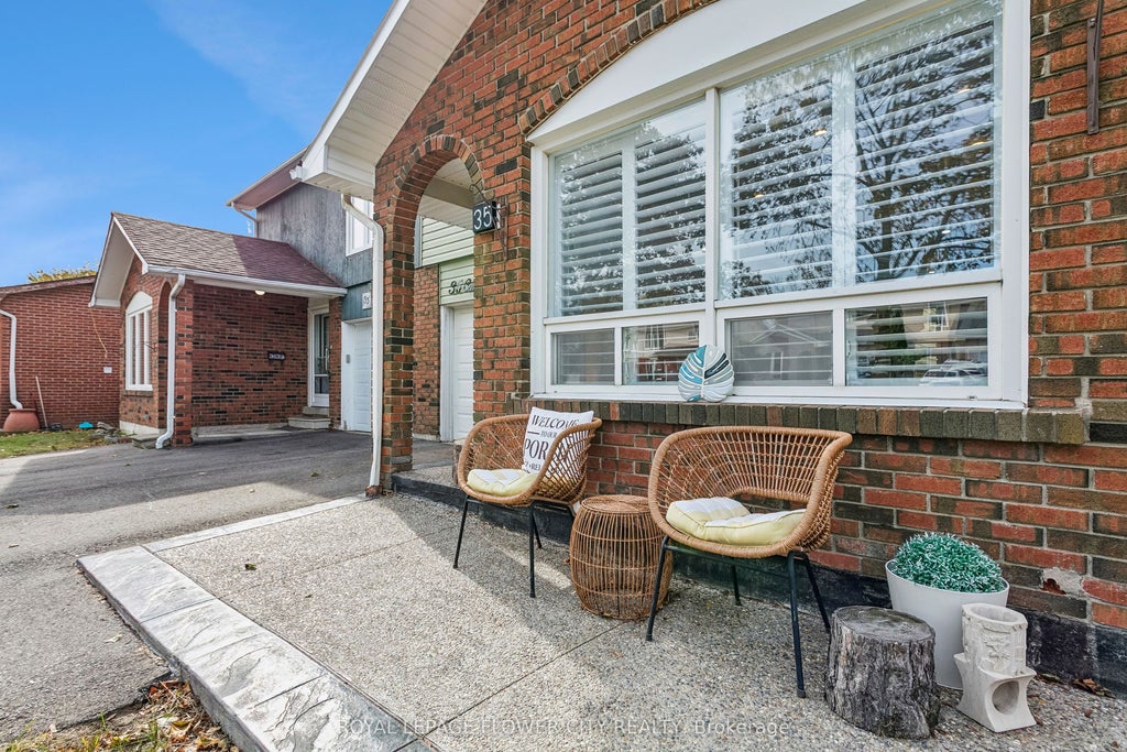 Photo of 35 Camberley Crescent, Brampton, ON L6V 3L4 (MLS # W14016088)