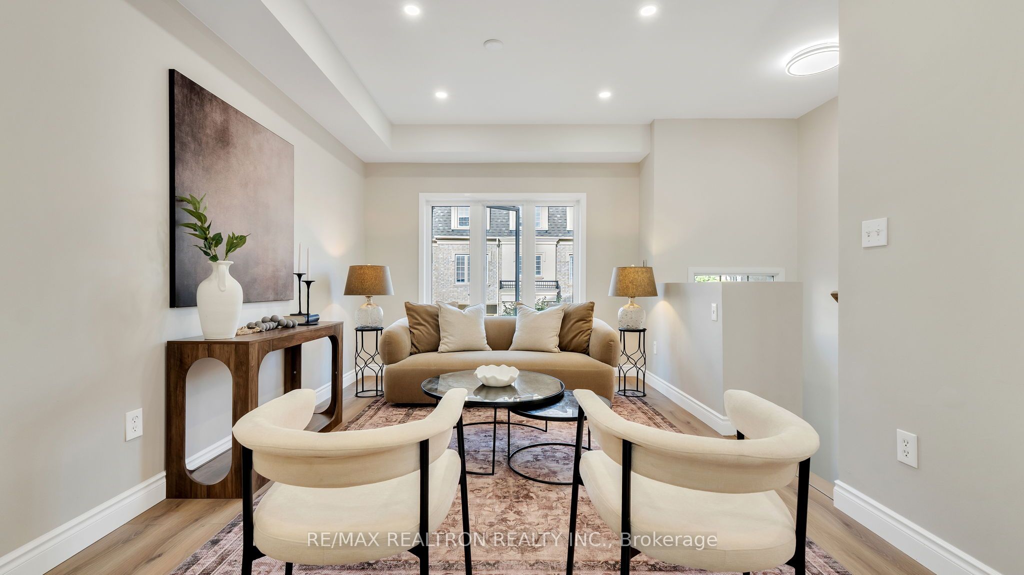 1250 St Martins Drive 8