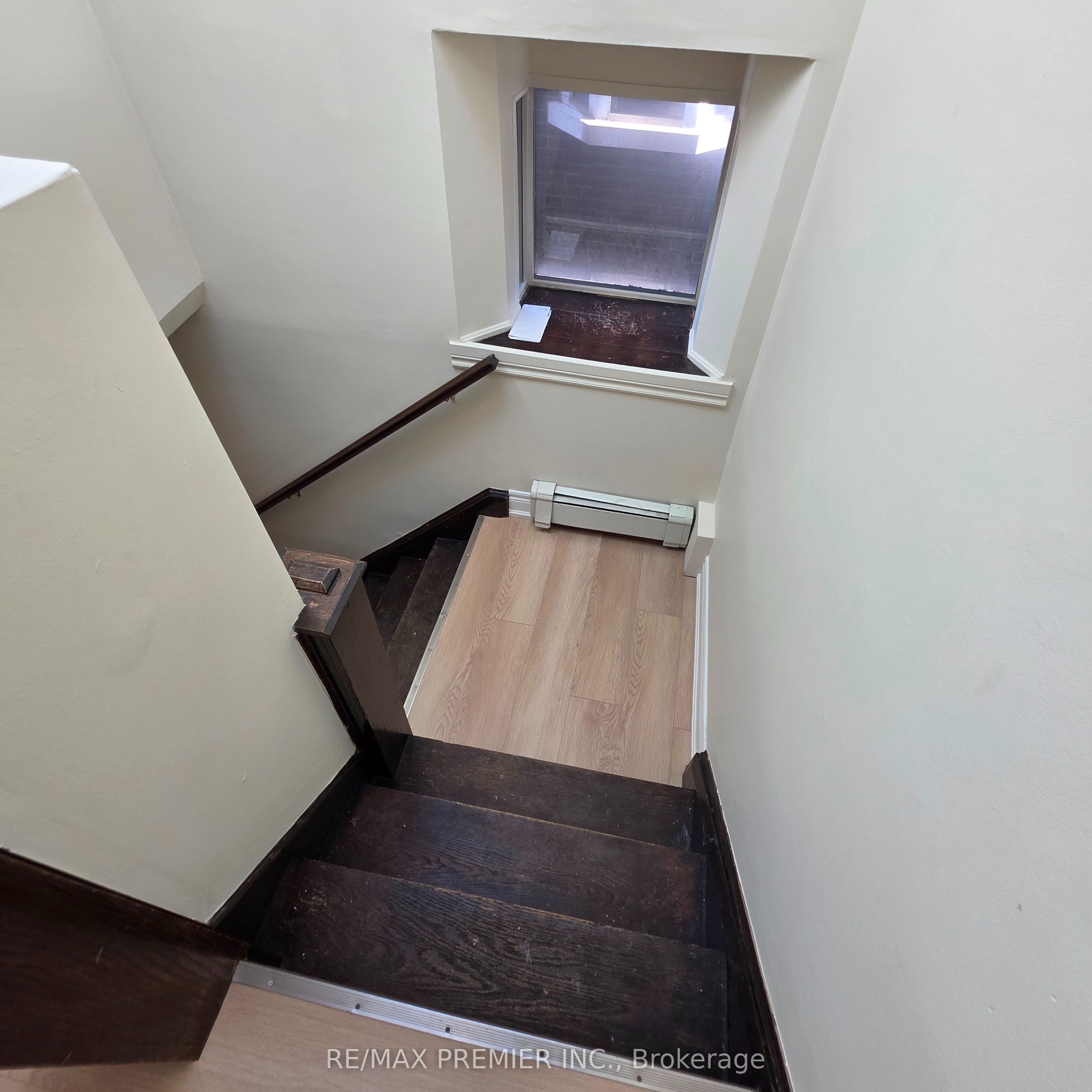 1487 King Upper Street W 103