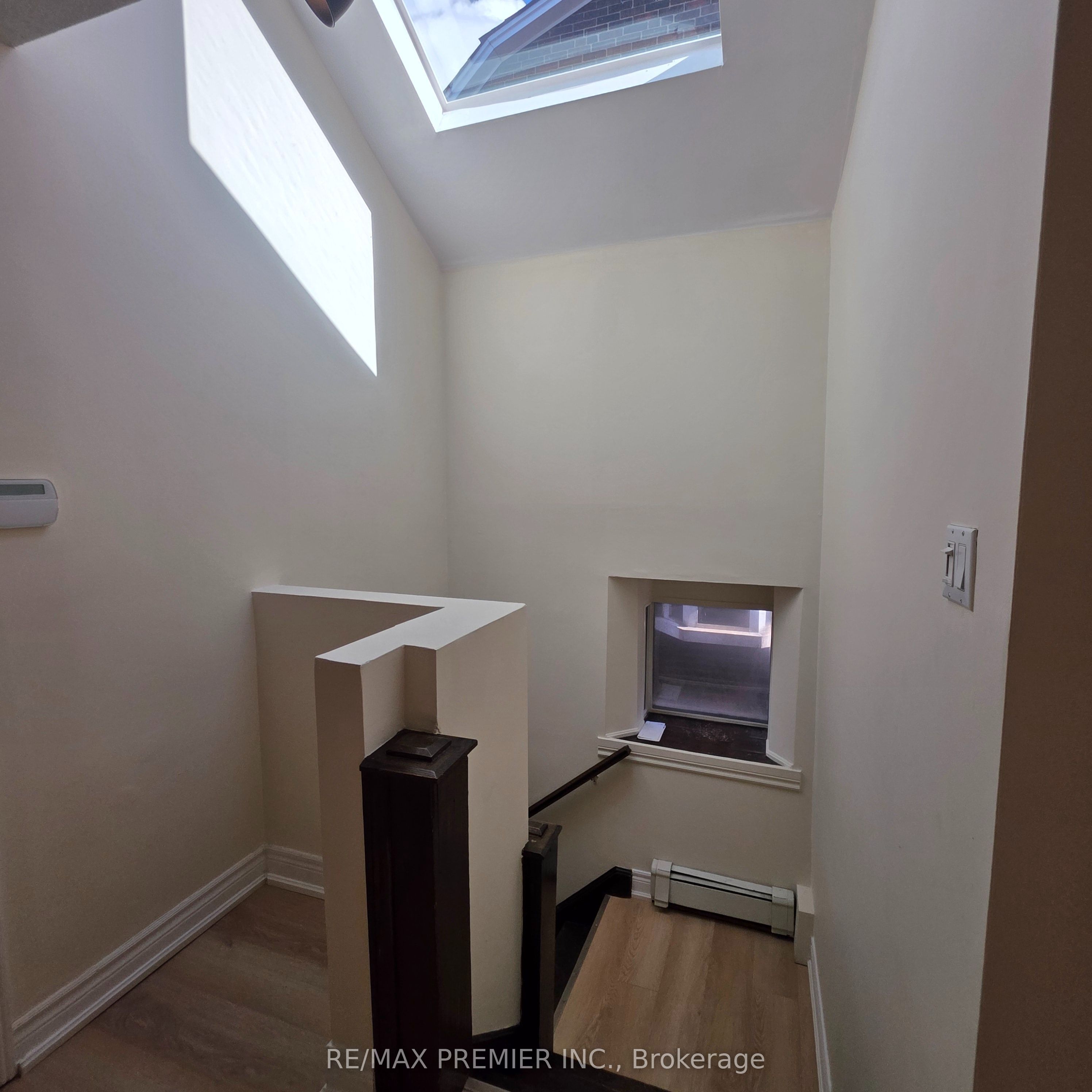 1487 King Upper Street W 103