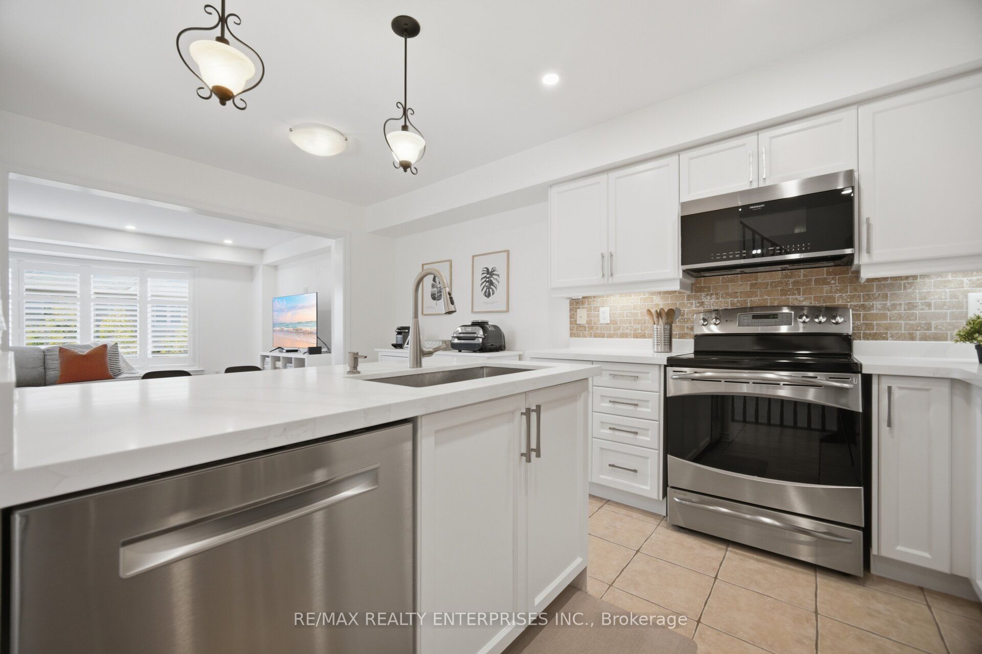 2339 Saddlecreek Crescent