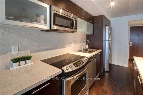 386 Yonge Street 1405