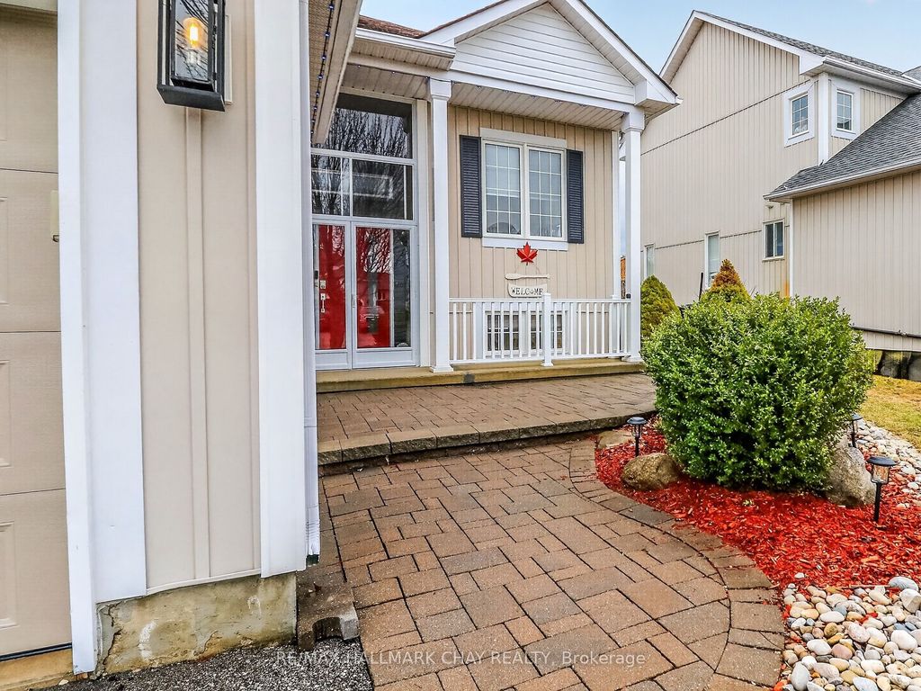 Photo of 205 Country Lane, Clearview, ON L0M 1S0 (MLS # S13021438)