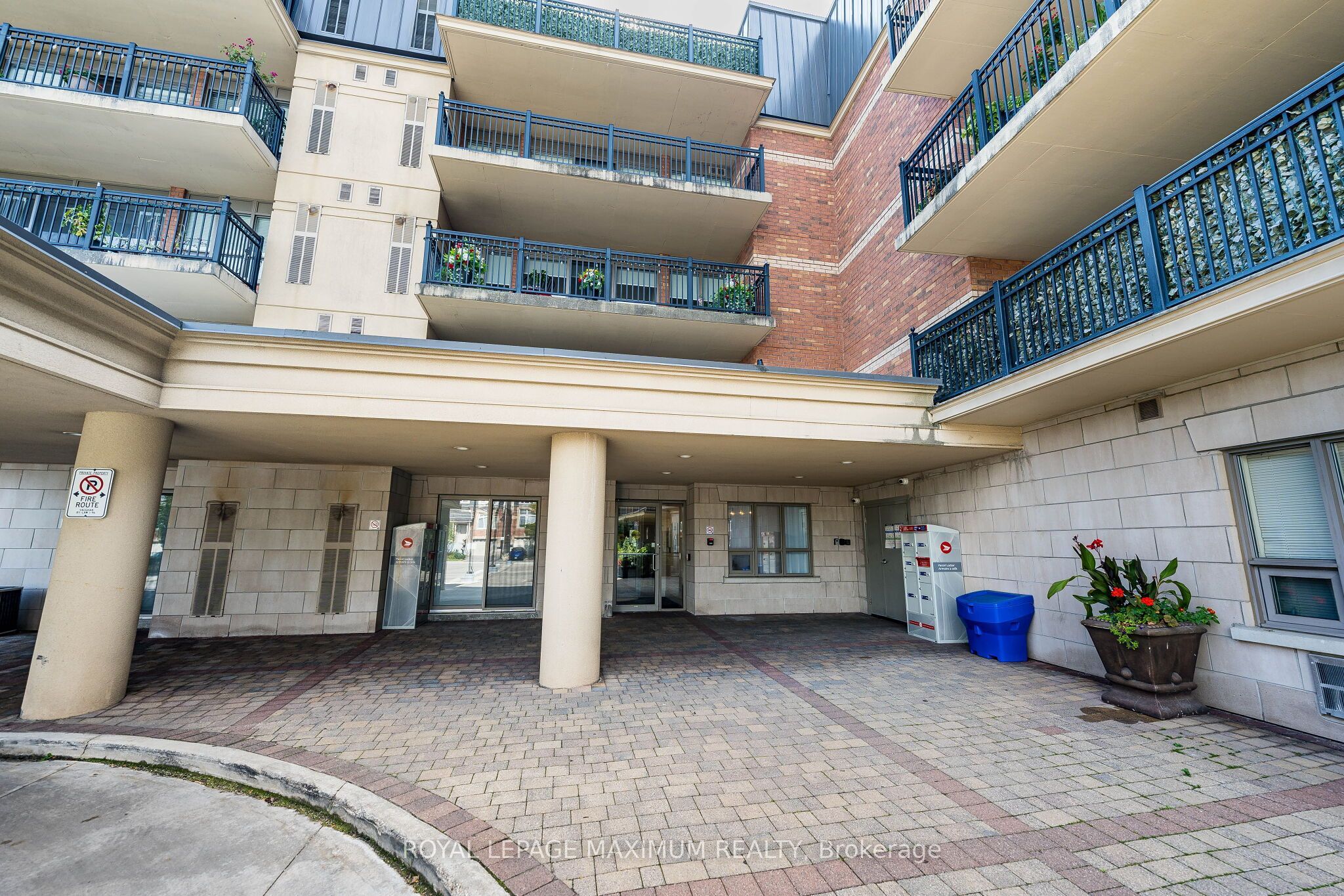 8026 Kipling Avenue 305