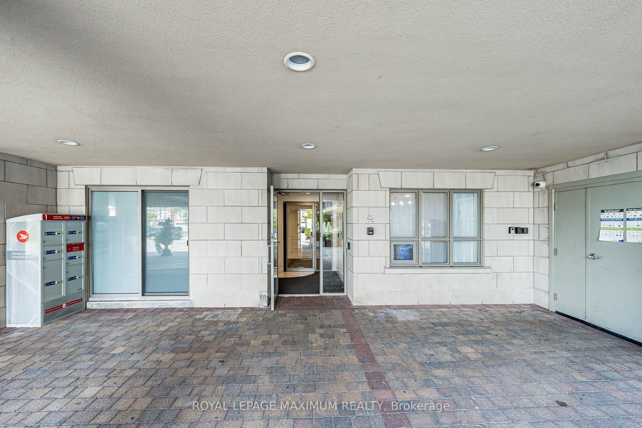 8026 Kipling Avenue 305