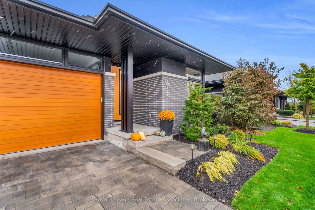 Photo of 28 Juniper Trail #8, Welland, ON L3C 0H5 (MLS # X12975028)