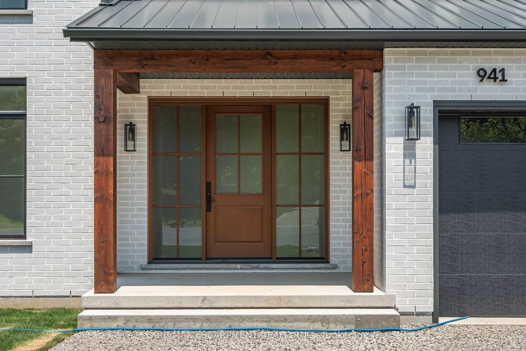 Photo of 941 OLD MOHAWK Road, Hamilton, ON L9G 3K9 (MLS # X12450673)