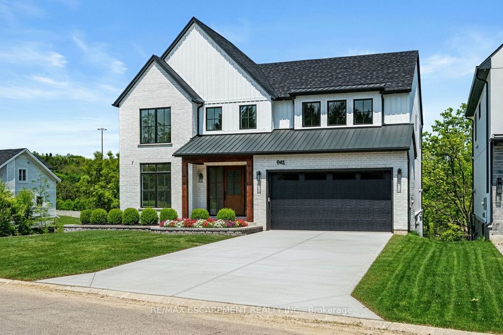 Photo of 941 OLD MOHAWK Road, Hamilton, ON L9G 3K9 (MLS # X12450673)