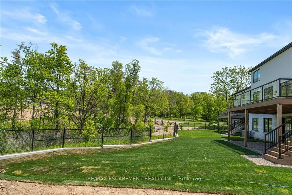 Photo of 941 OLD MOHAWK Road, Hamilton, ON L9G 3K9 (MLS # X12450673)