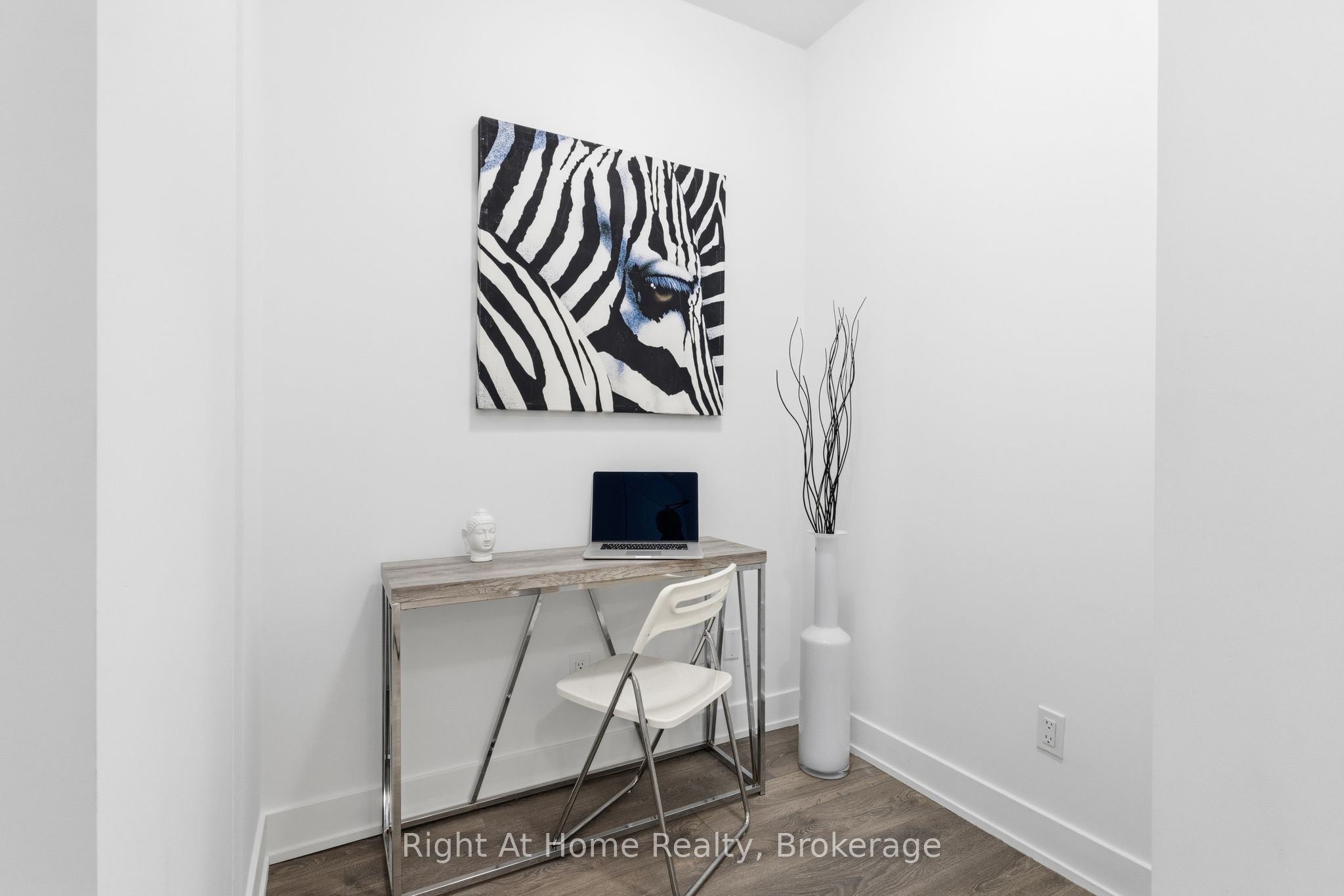 2489 Taunton Road 815