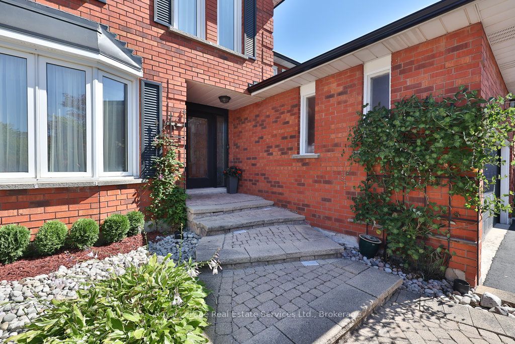 1217 Rosethorne Road