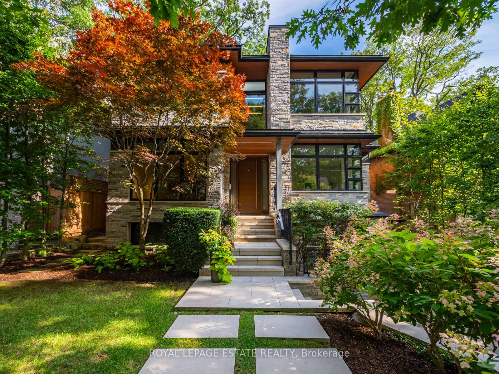 11 Pine Crescent
