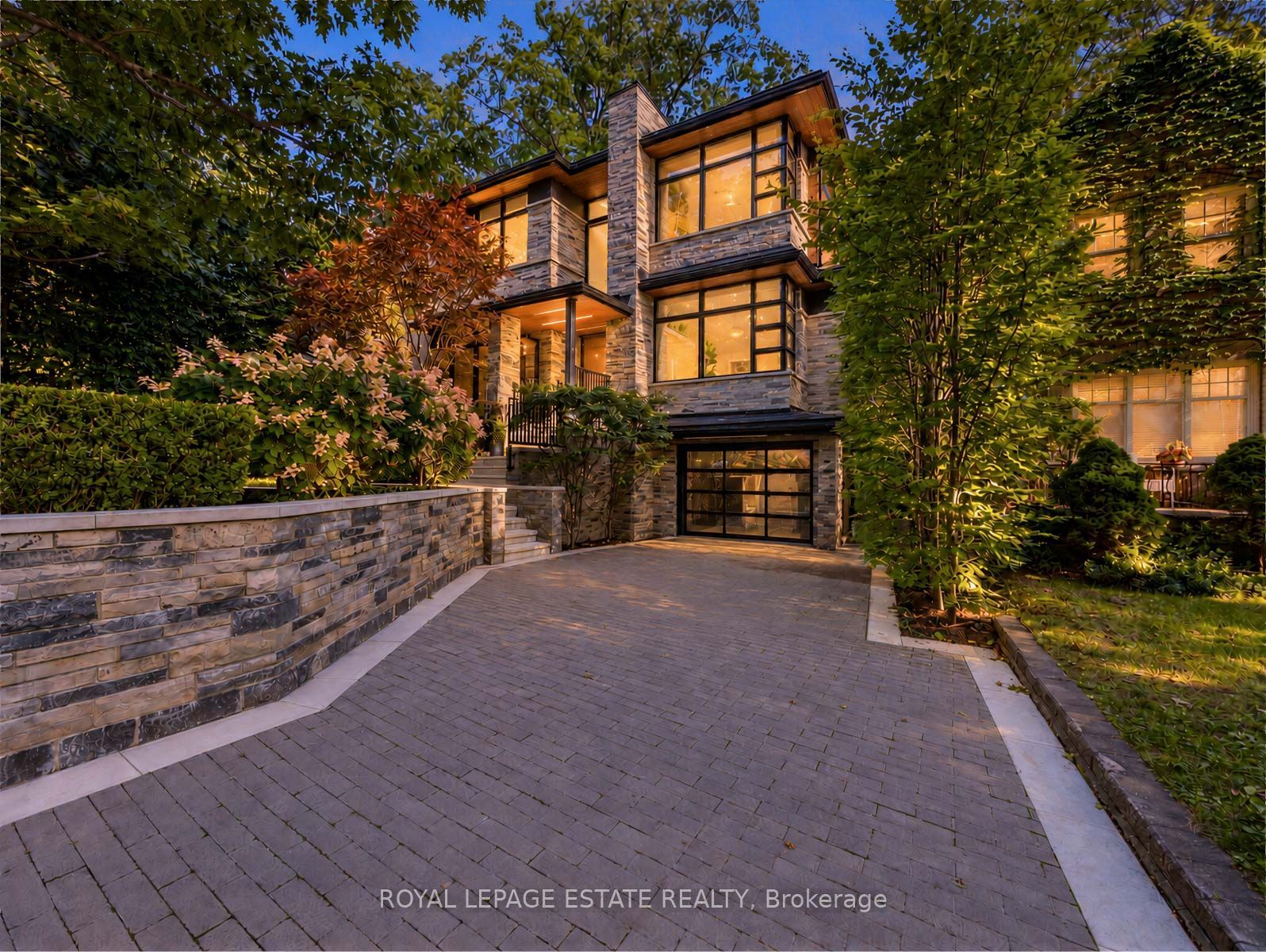 11 Pine Crescent