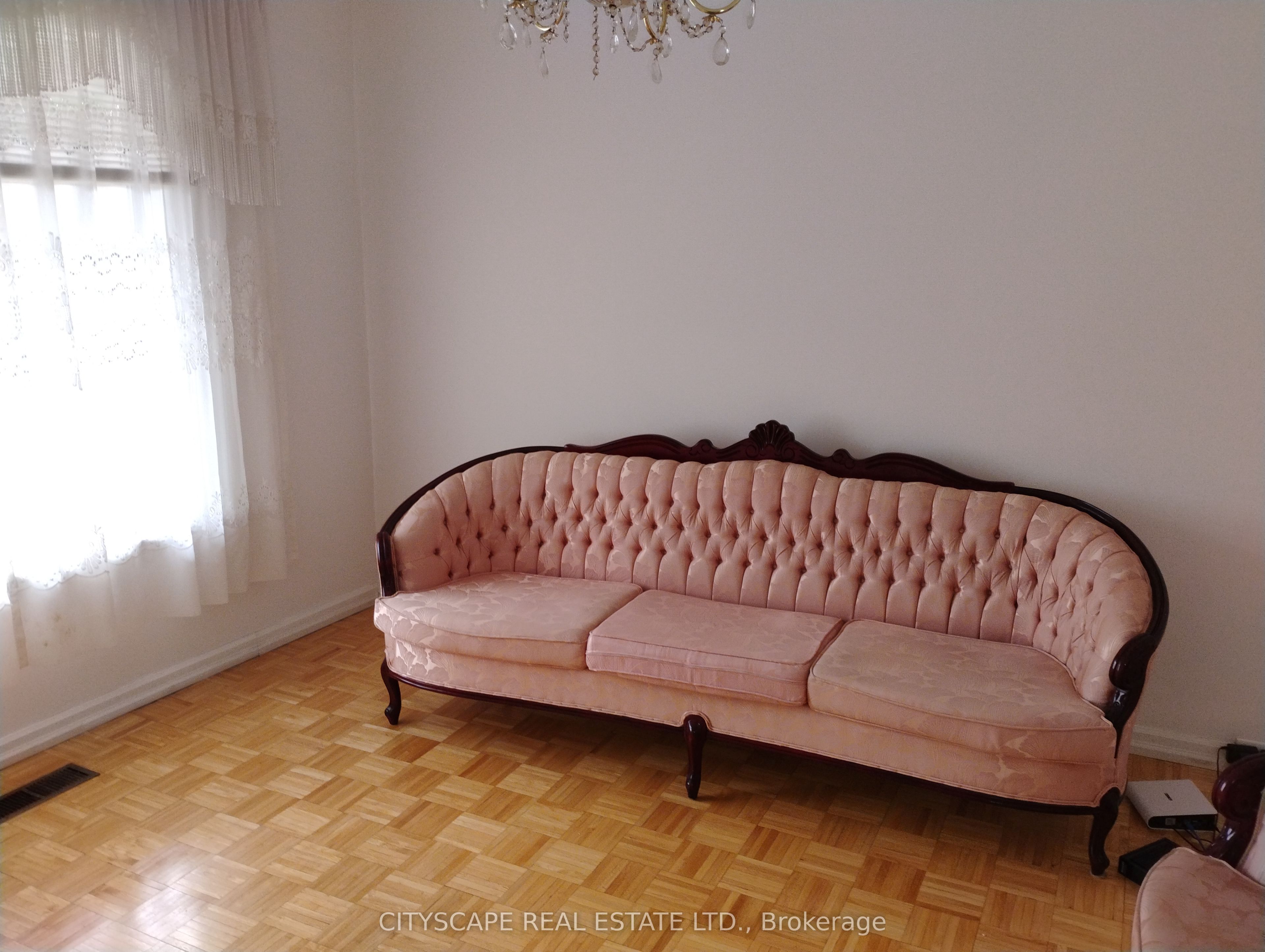 92 Bellwoods Avenue