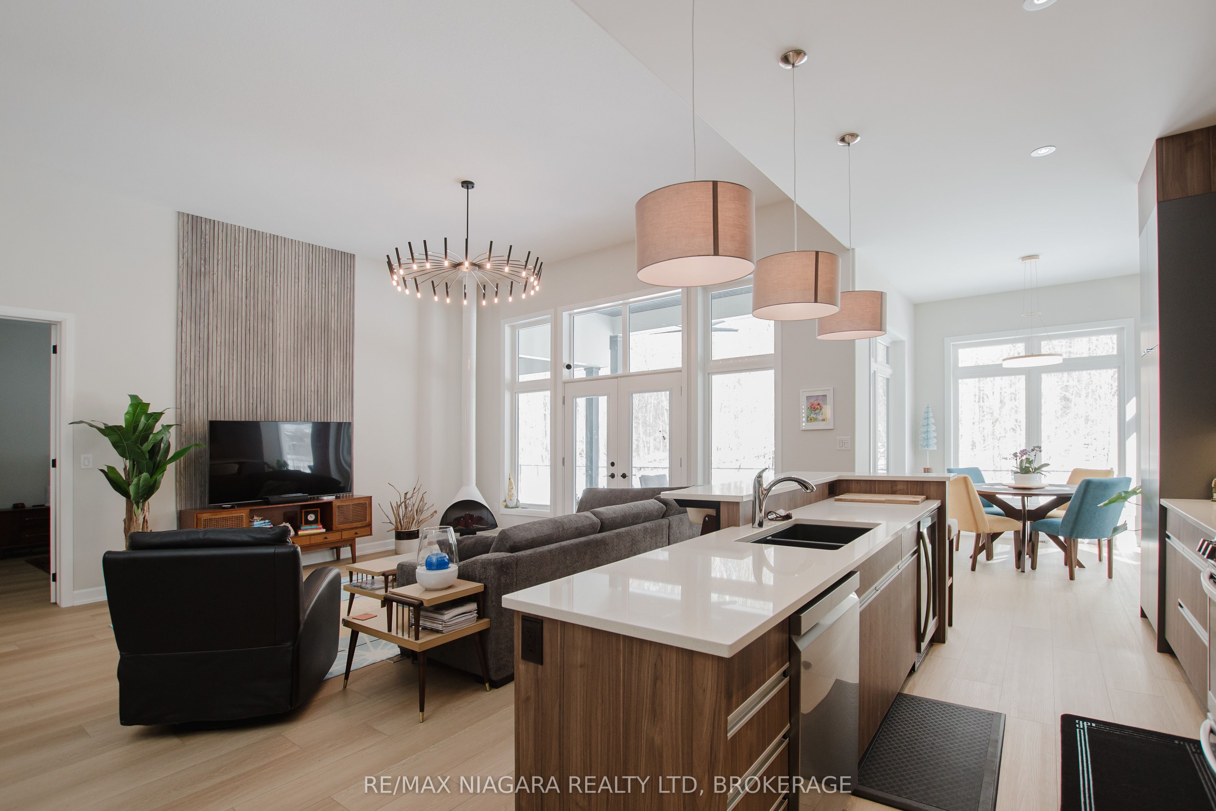 3376 Whispering Woods Trail