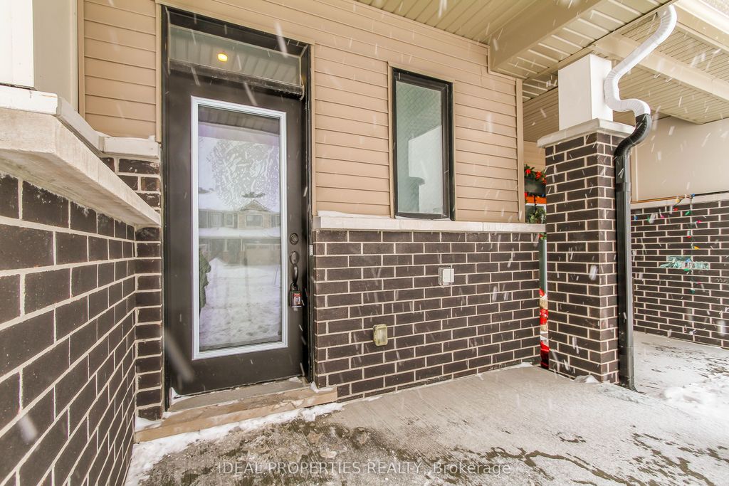 Photo of 703 Derreen Avenue N, Stittsville - Munster - Richmond, ON K2S 2Z2 (MLS # X12784204)