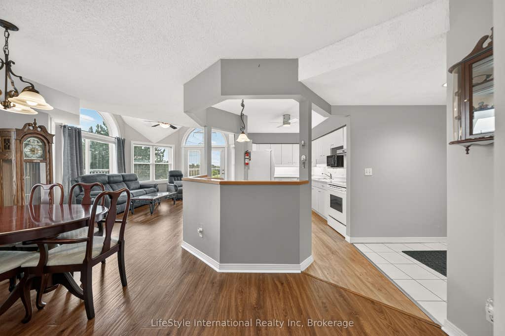 Photo of 208 Silvercreek Parkway N #307, Guelph, ON N1H 8H2 (MLS # X13712530)