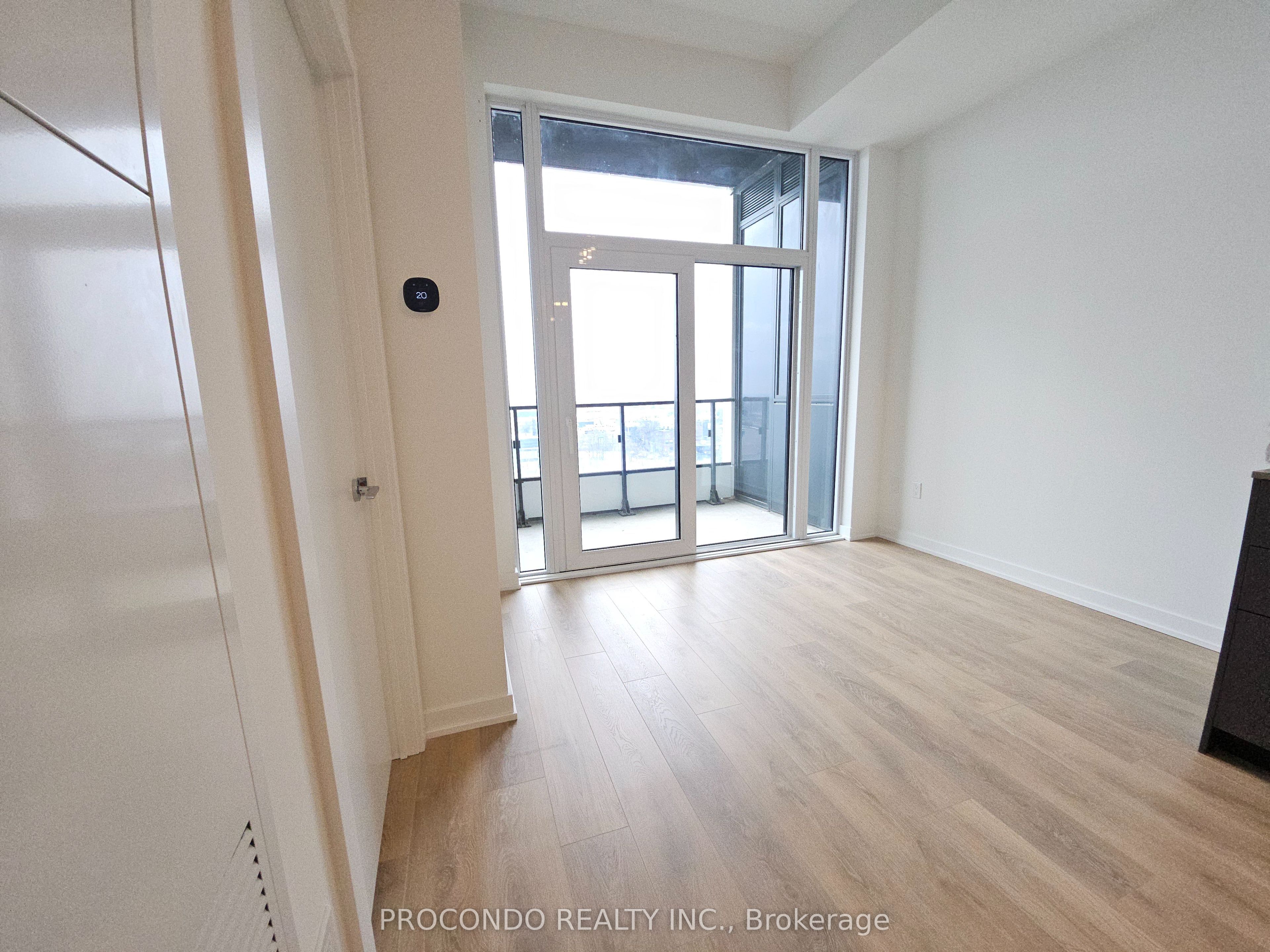 1037 The Queensway N/A 803