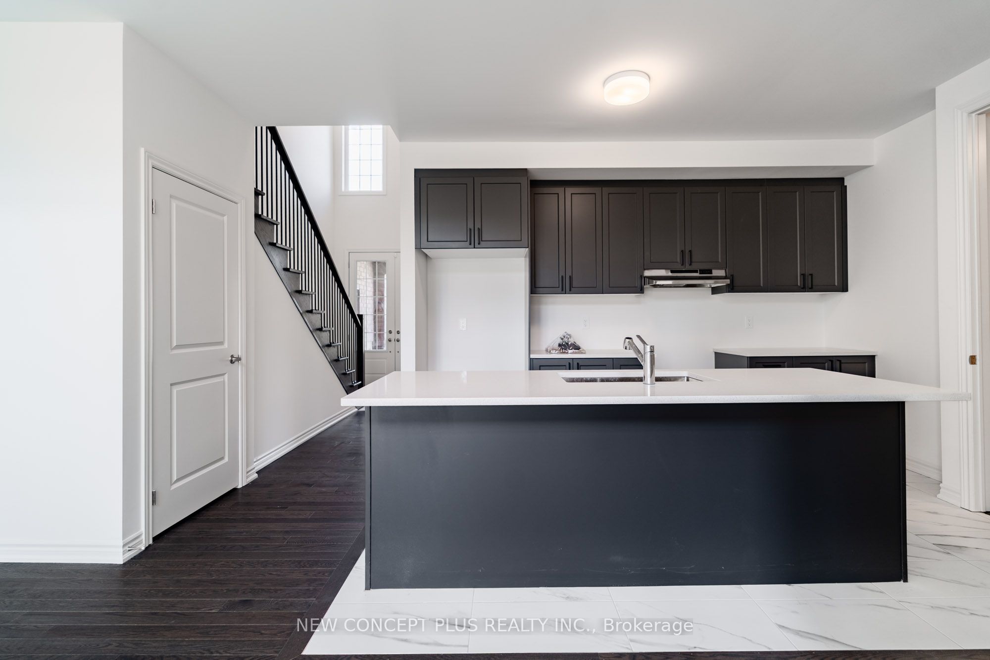 10 Mayapple Street
