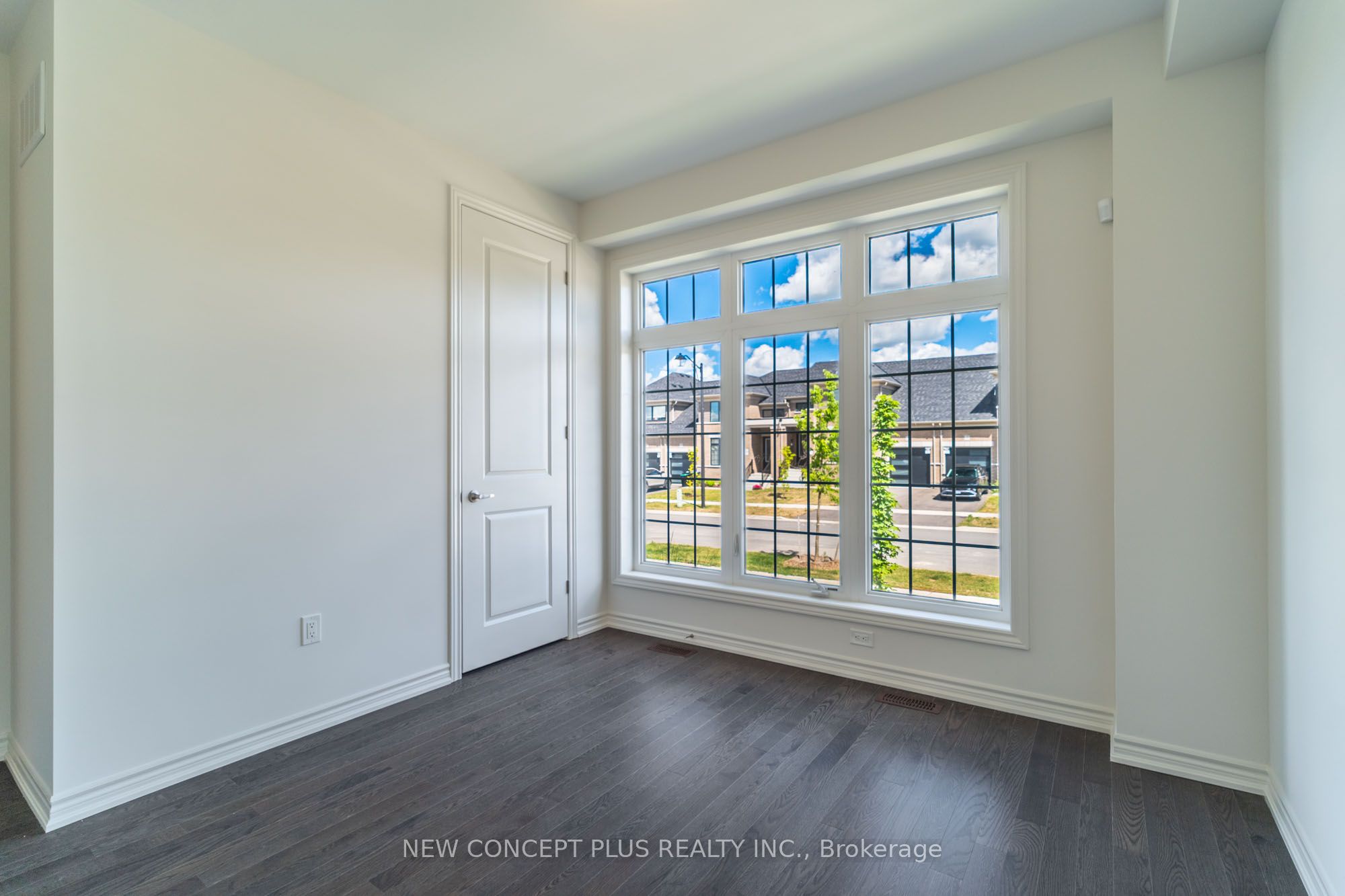 10 Mayapple Street