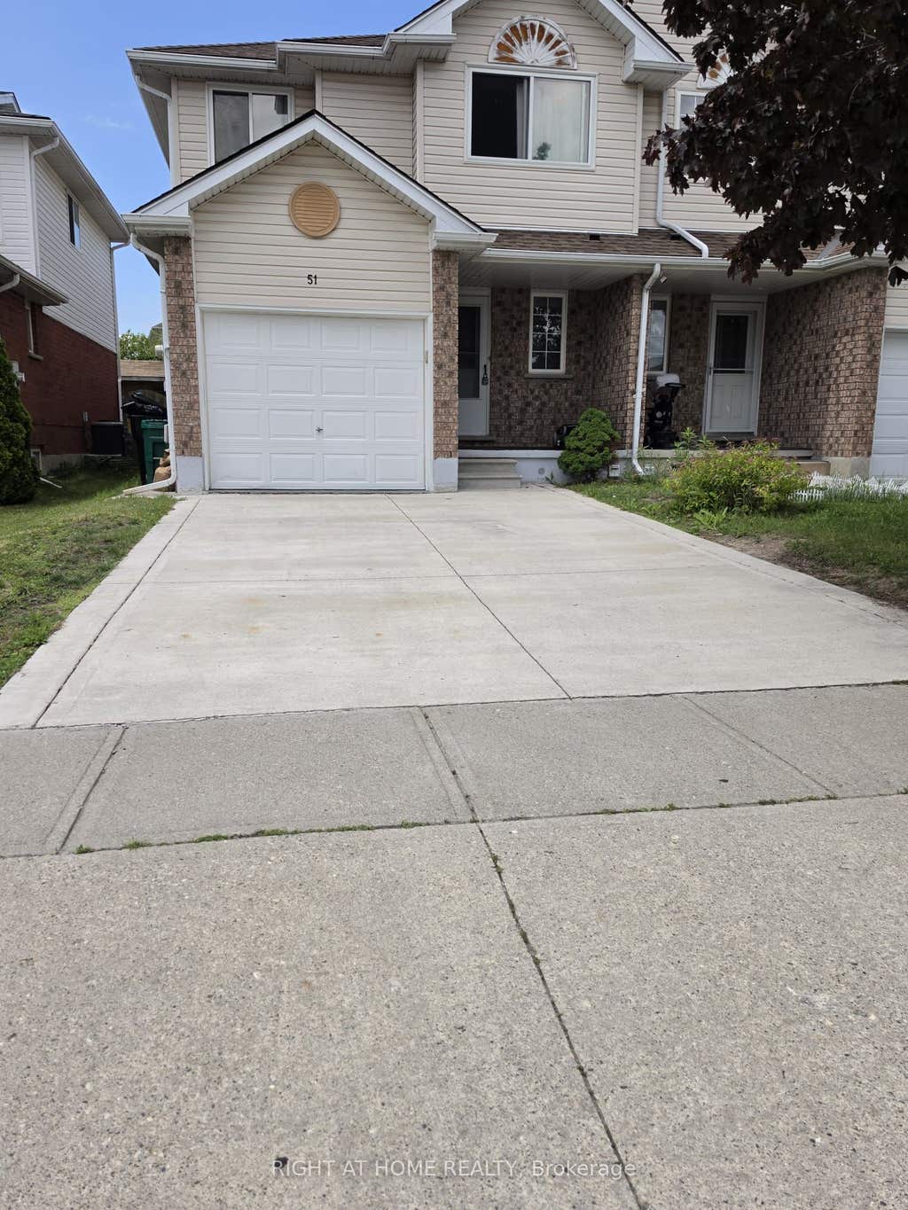 Photo of 51 Hawkins Drive, Cambridge, ON N1T 1Z7 (MLS # X13470436)