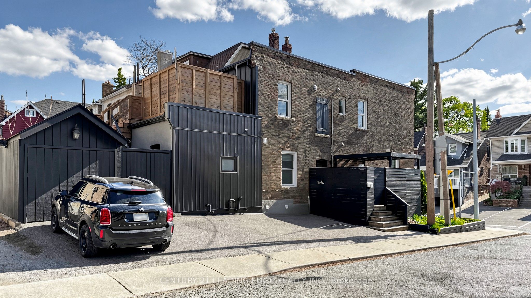 679 WOODBINE Avenue