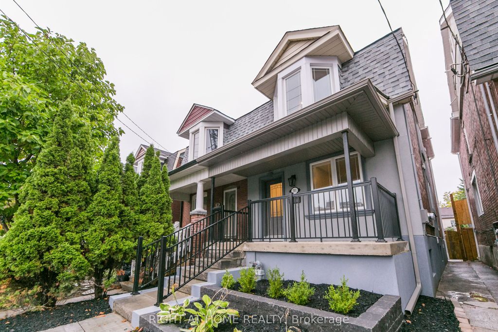 Photo of 701 Dupont Street, Toronto, ON M6G 1Z5 (MLS # W12466300)