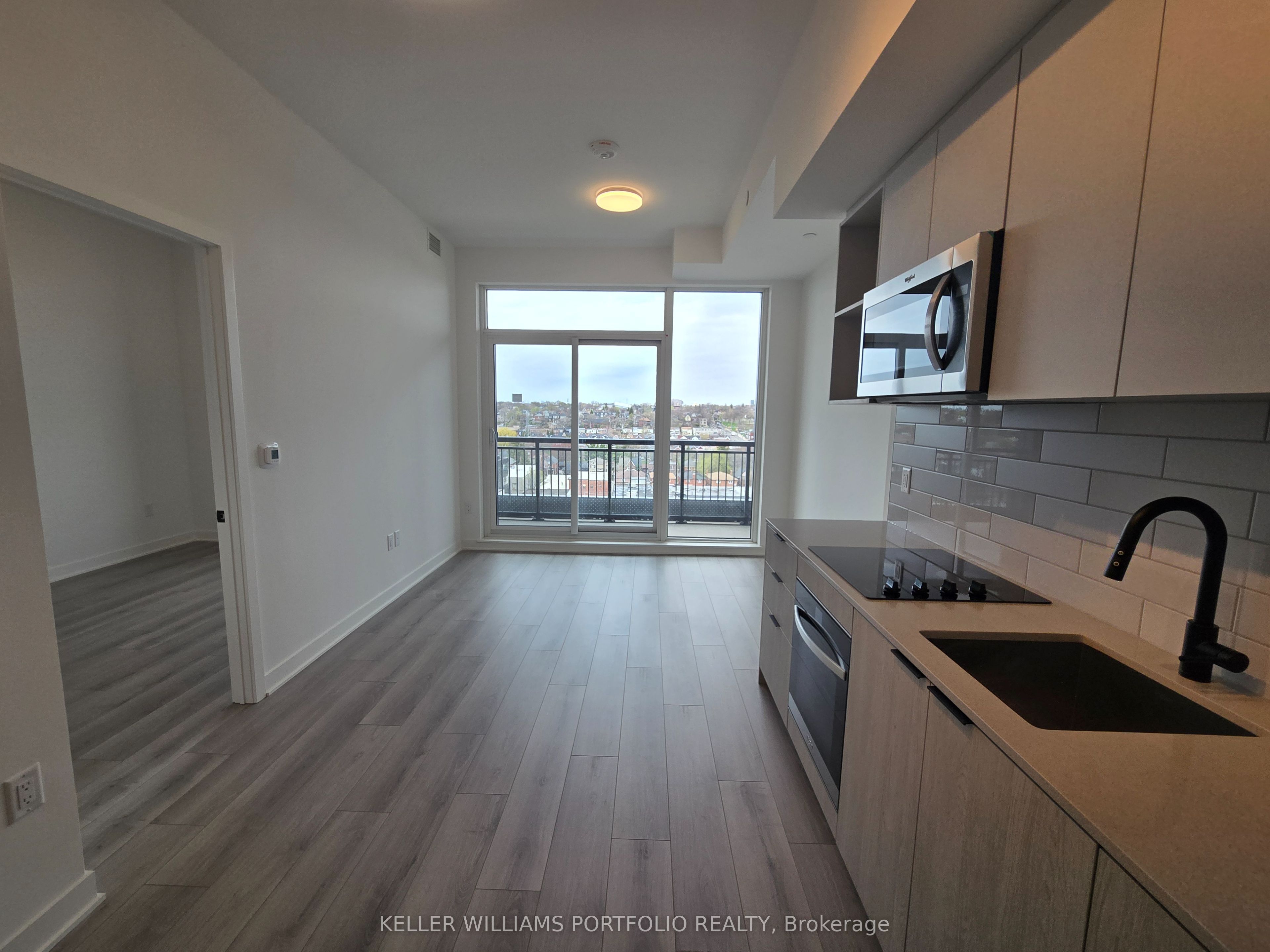 1185 Dupont Street 910