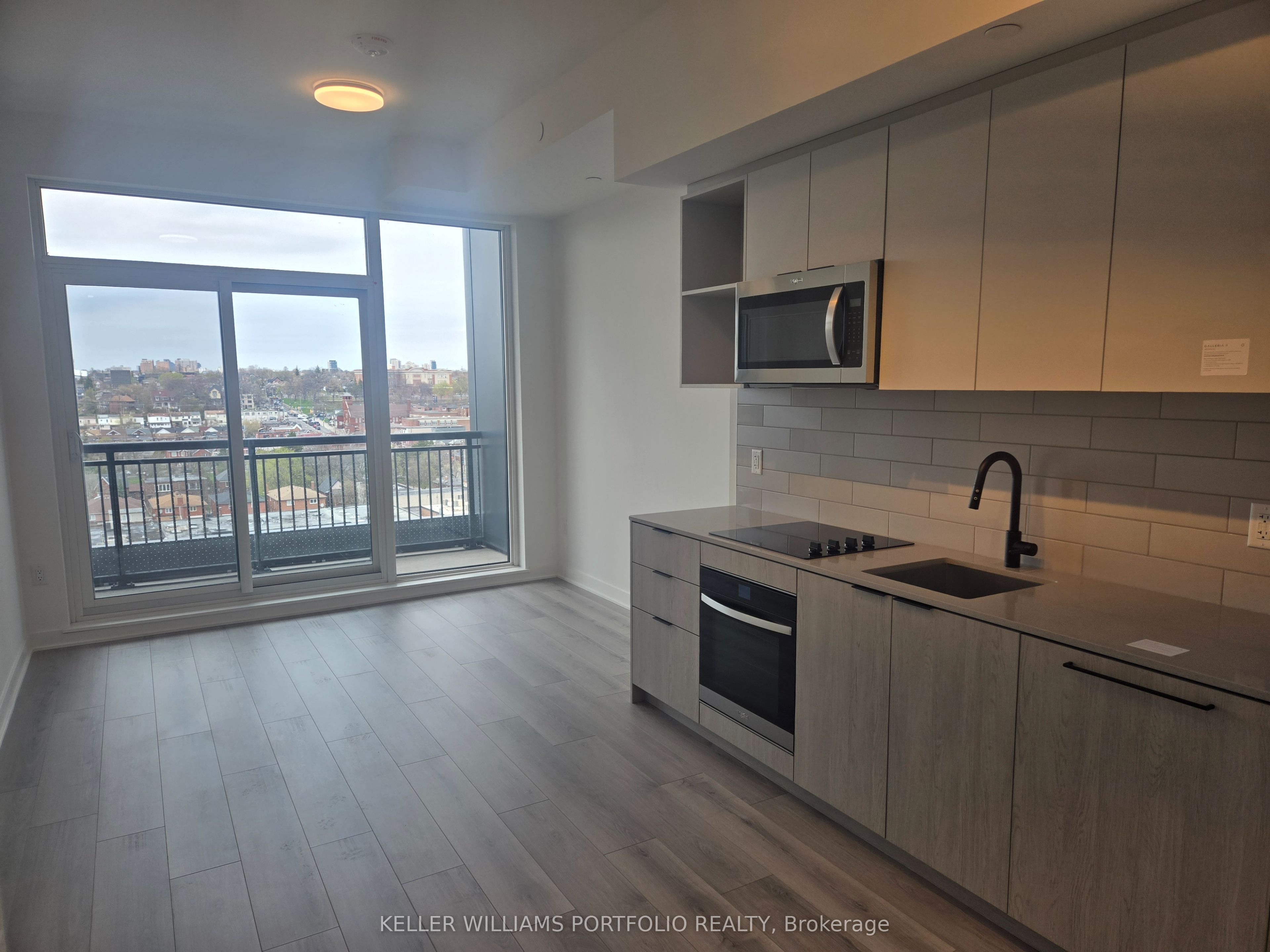 1185 Dupont Street 910