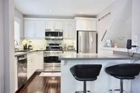 624 Mcconachie Common Burlington ON L7L 0E1