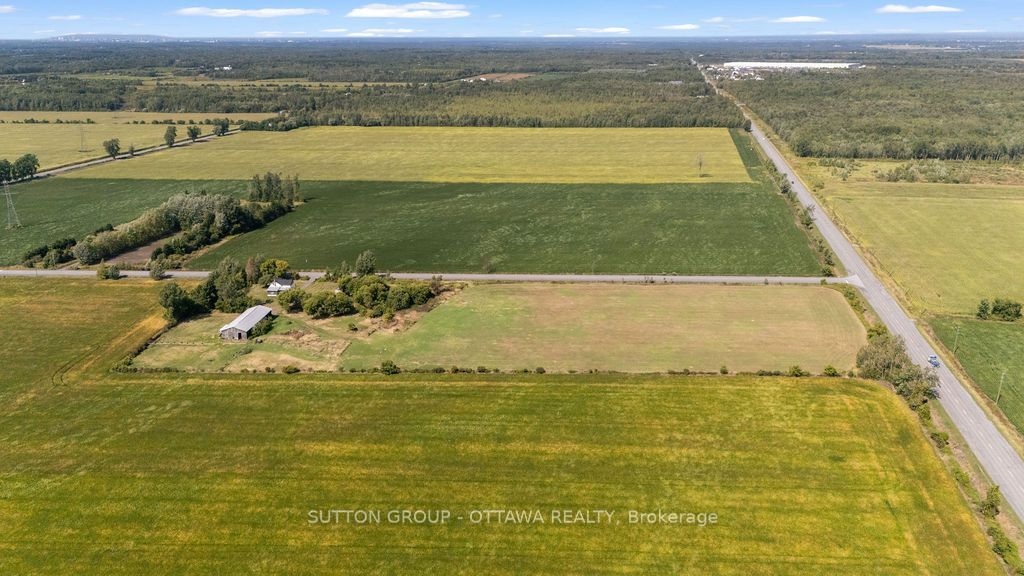 Photo of 9420 Parkway Road, Greely - Metcalfe - Osgoode - Vernon and Area, ON K0A 1V0 (MLS # X12927110)