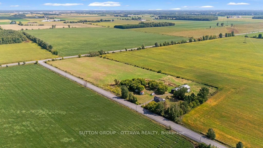 Photo of 9420 Parkway Road, Greely - Metcalfe - Osgoode - Vernon and Area, ON K0A 1V0 (MLS # X12927110)