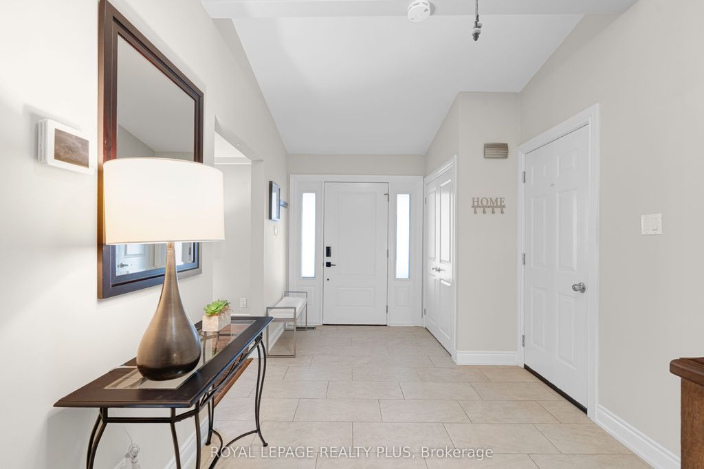 Photo of 2063 Cavendish Drive, Burlington, ON L7P 1Y9 (MLS # W12751492)