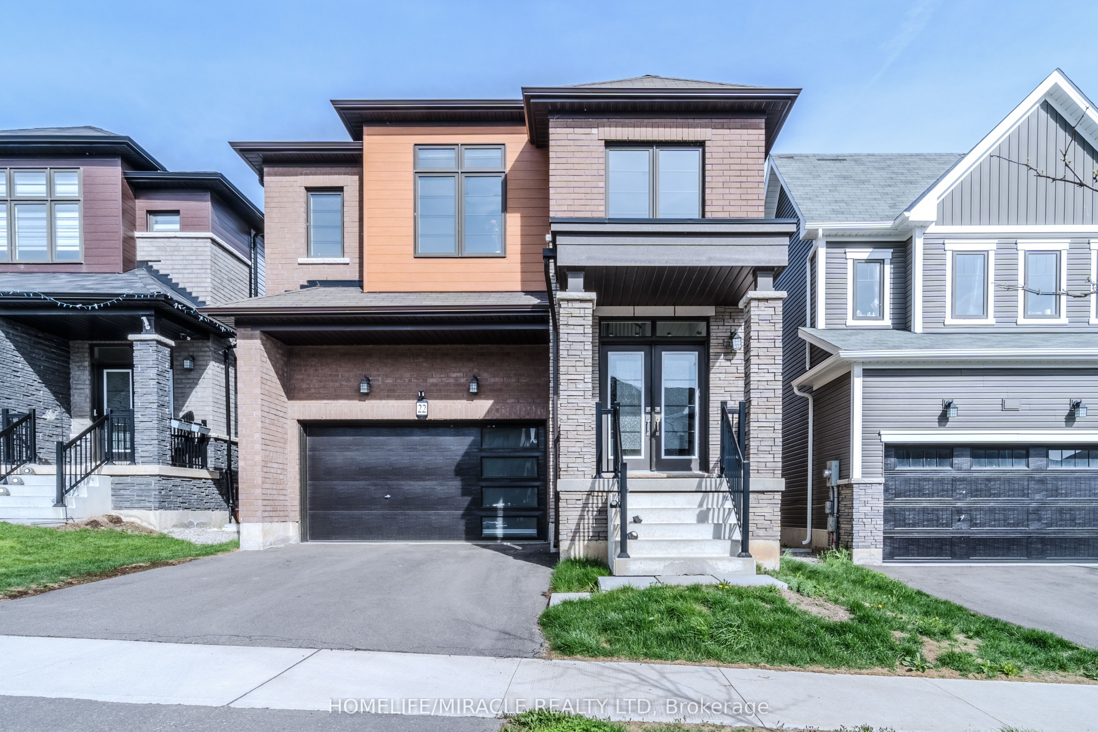 Photo 1 of 38 — 22 Santos Drive, Haldimand, ON N3W 0H1