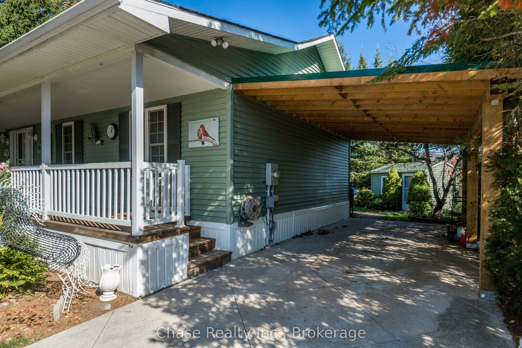 Photo of 36 Topaz Street, Wasaga Beach, ON L9Z 1X7 (MLS # S13885412)