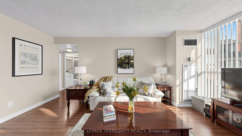 Photo of 22 Southport Street #833, Toronto, ON M6S 4Y9 (MLS # W13440232)