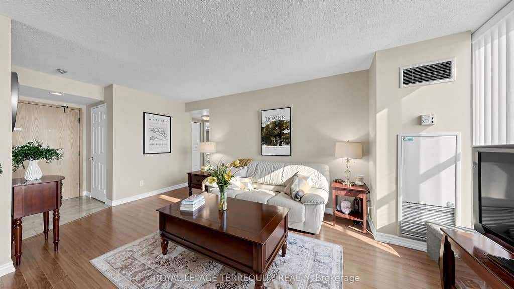 Photo of 22 Southport Street #833, Toronto, ON M6S 4Y9 (MLS # W13440232)