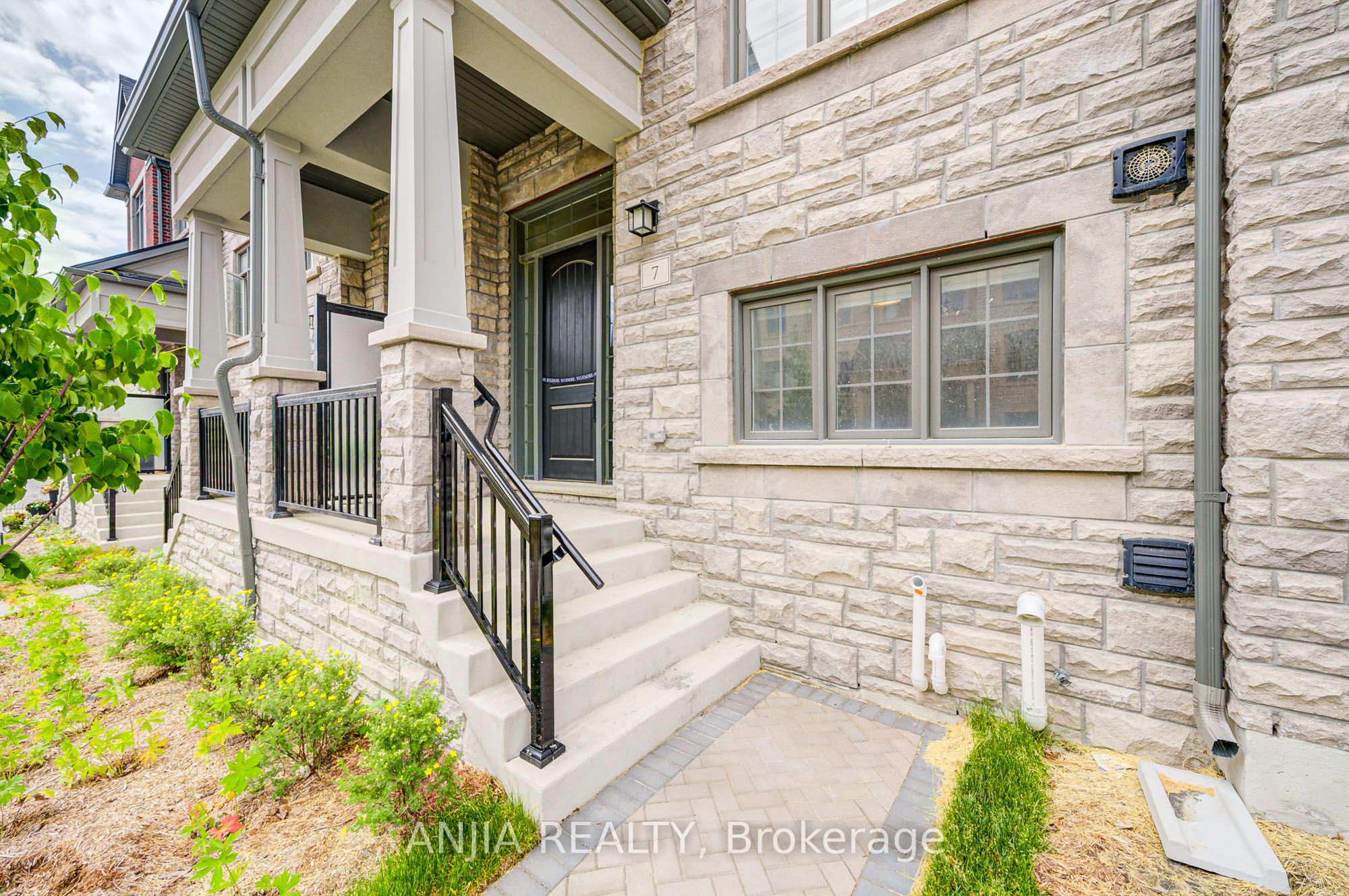 7 Bright Terrace Way