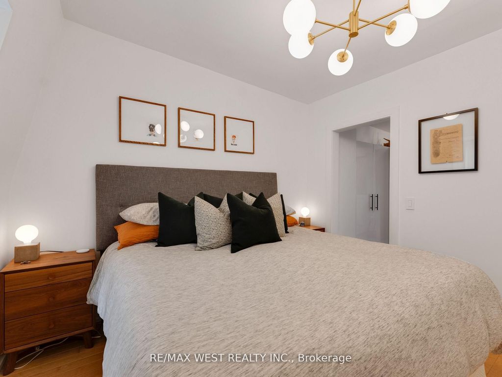Photo of 553 King Street E, Toronto, ON M5A 1M5 (MLS # C12481394)