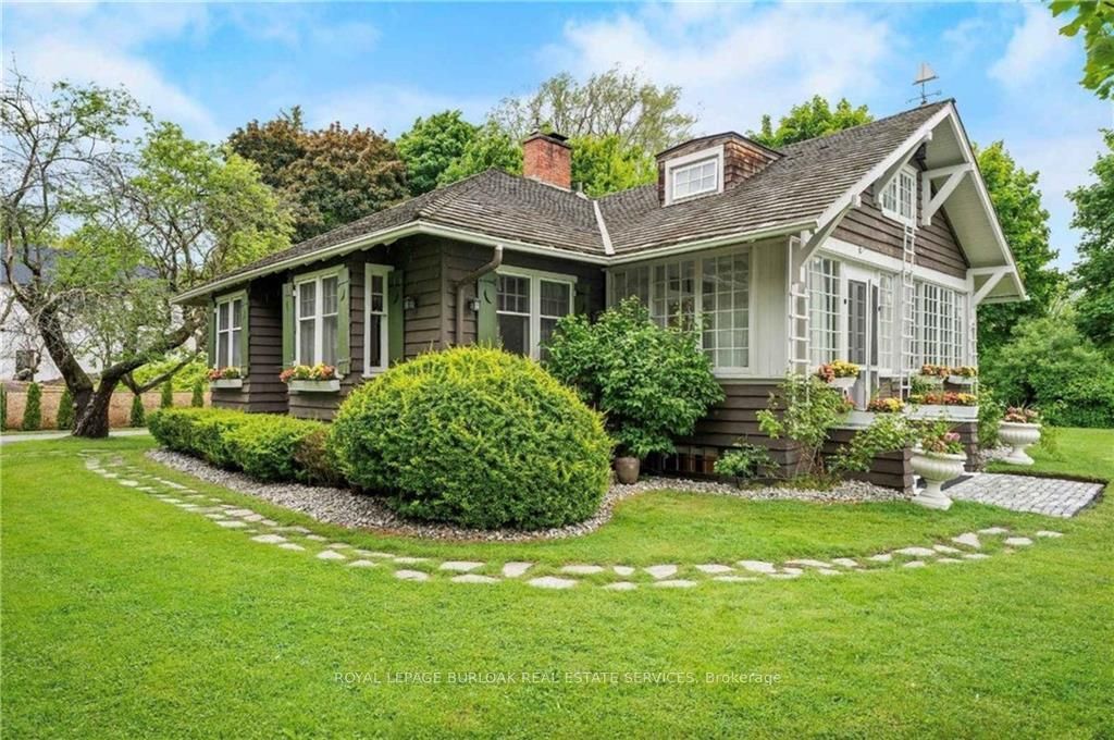 Photo of 227 Green Street, Burlington, ON L7R 0B1 (MLS # W12450733)