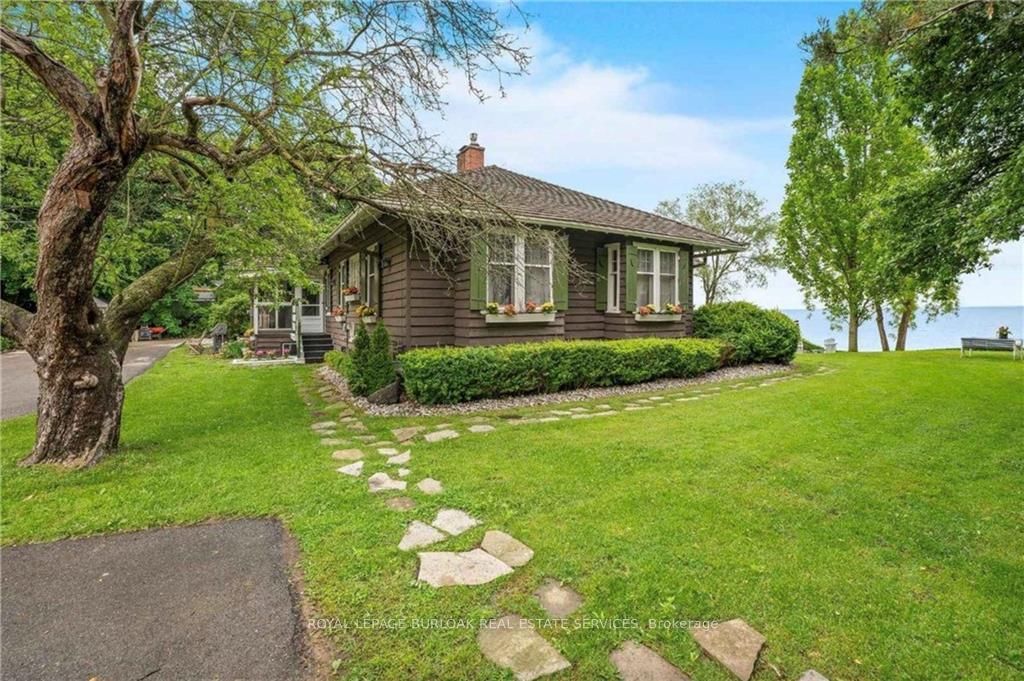 Photo of 227 Green Street, Burlington, ON L7R 0B1 (MLS # W12450733)