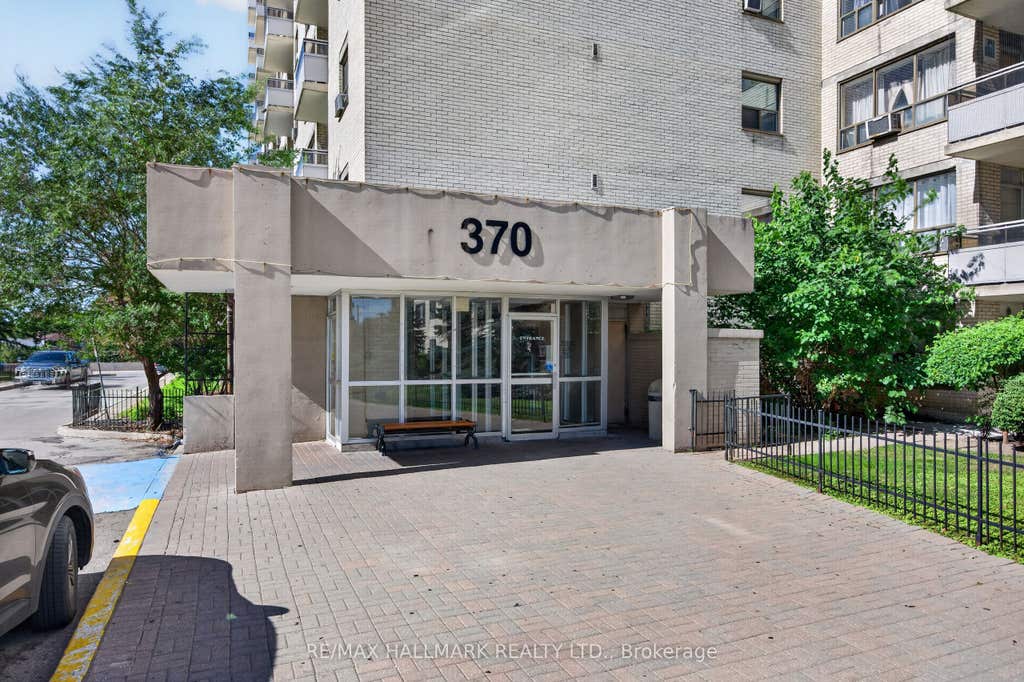 Photo of 370 Dixon Road #912, Toronto, ON M9R 1T2 (MLS # W13687472)
