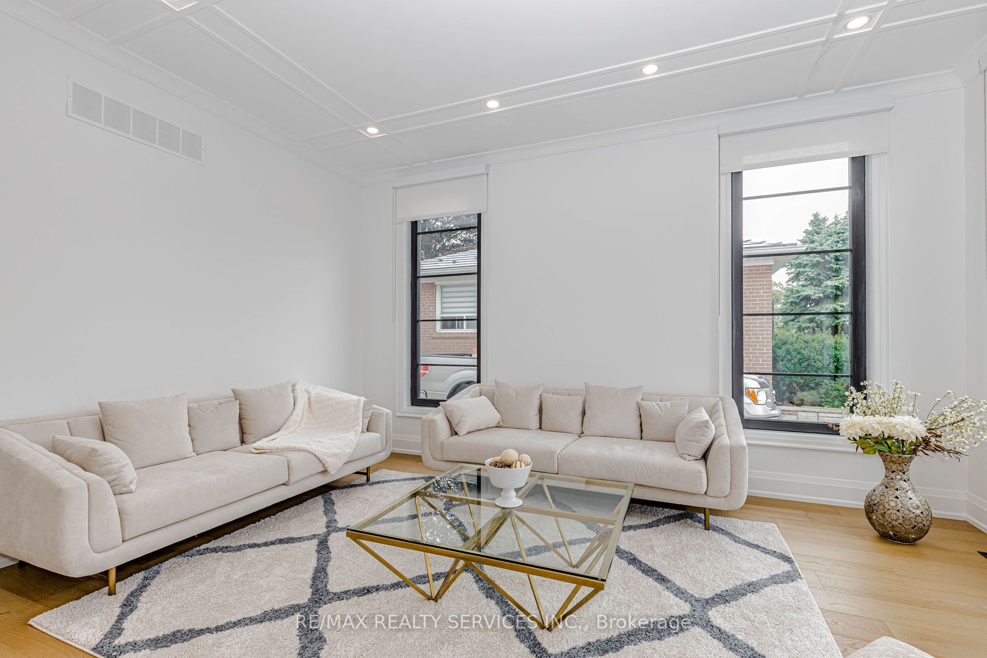 94 Vista Boulevard