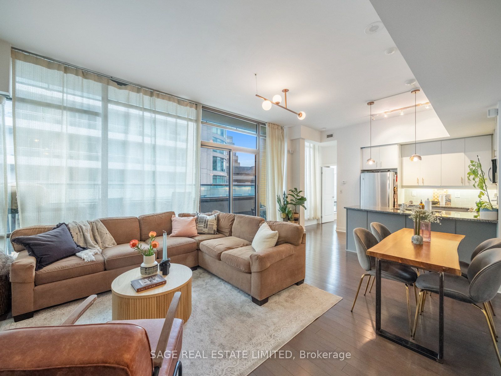 21 Scollard Street 608