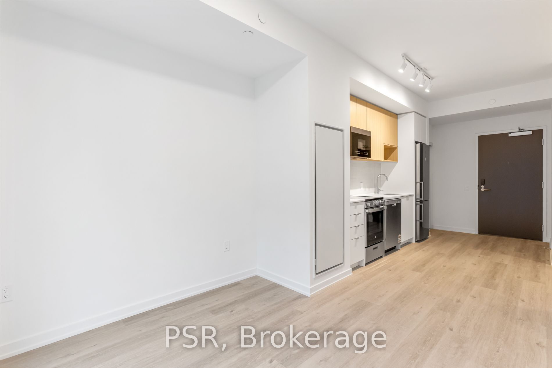 4365 Bloor Street W 528