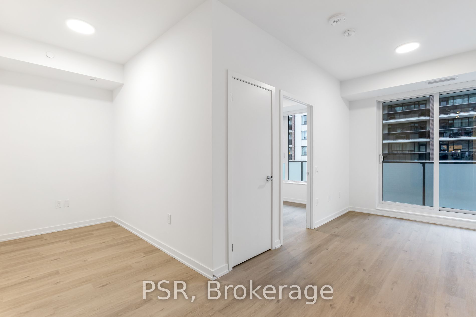 4365 Bloor Street W 528