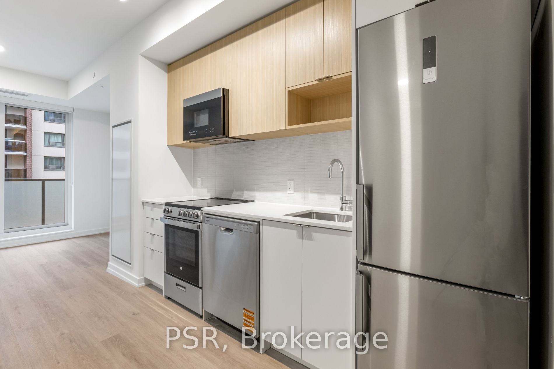 4365 Bloor Street W 528