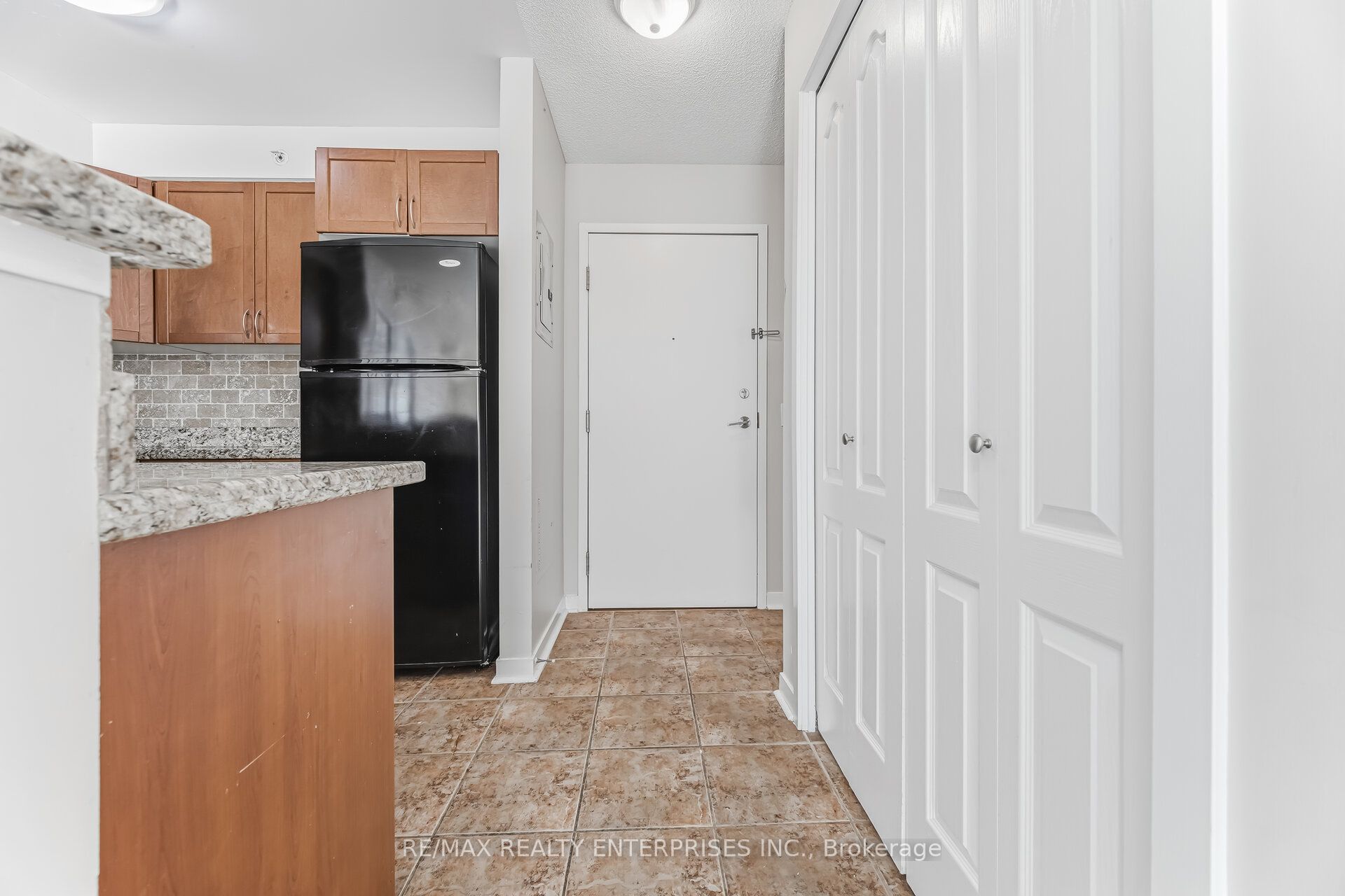 8 Dayspring Circle 1420