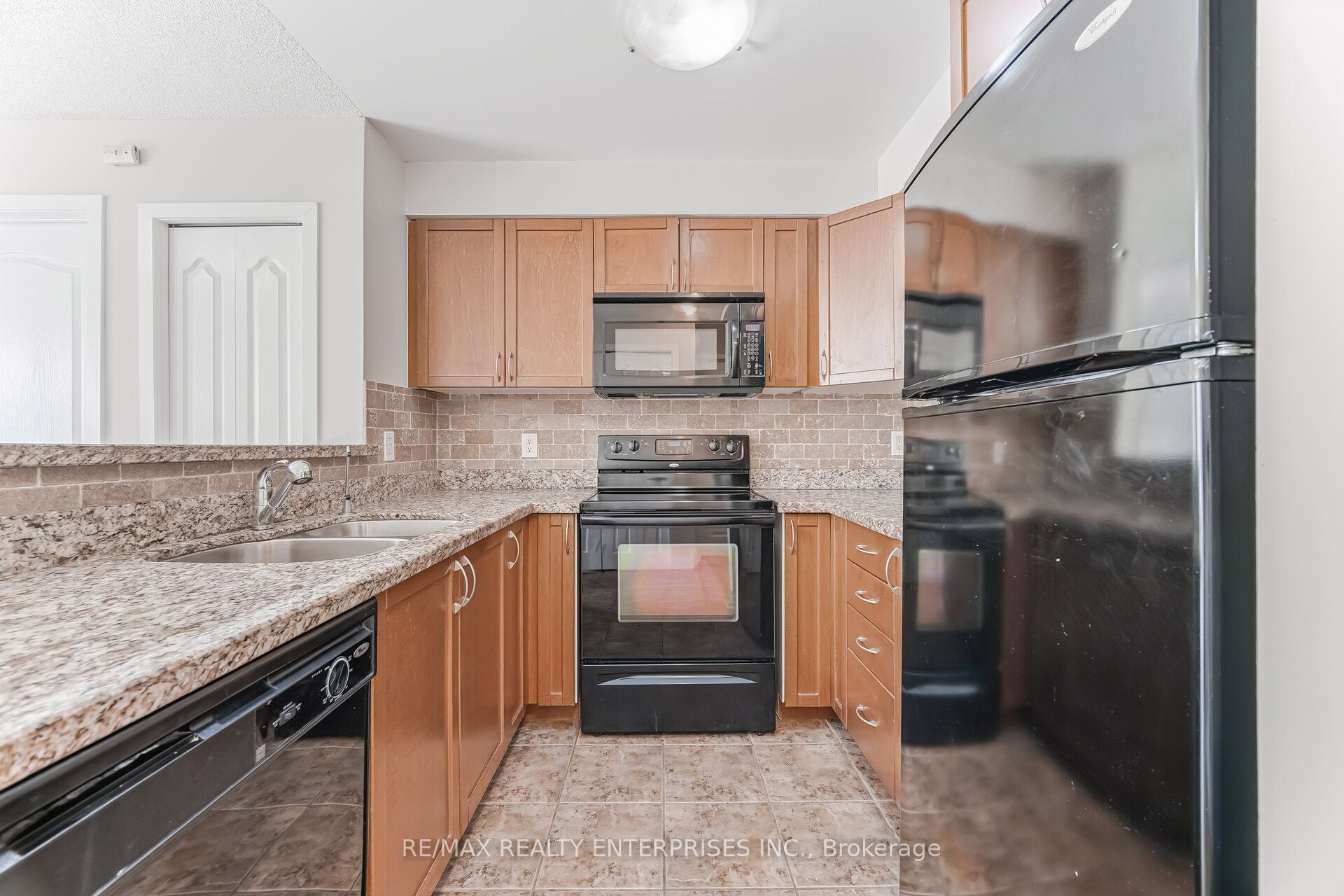 8 Dayspring Circle 1420