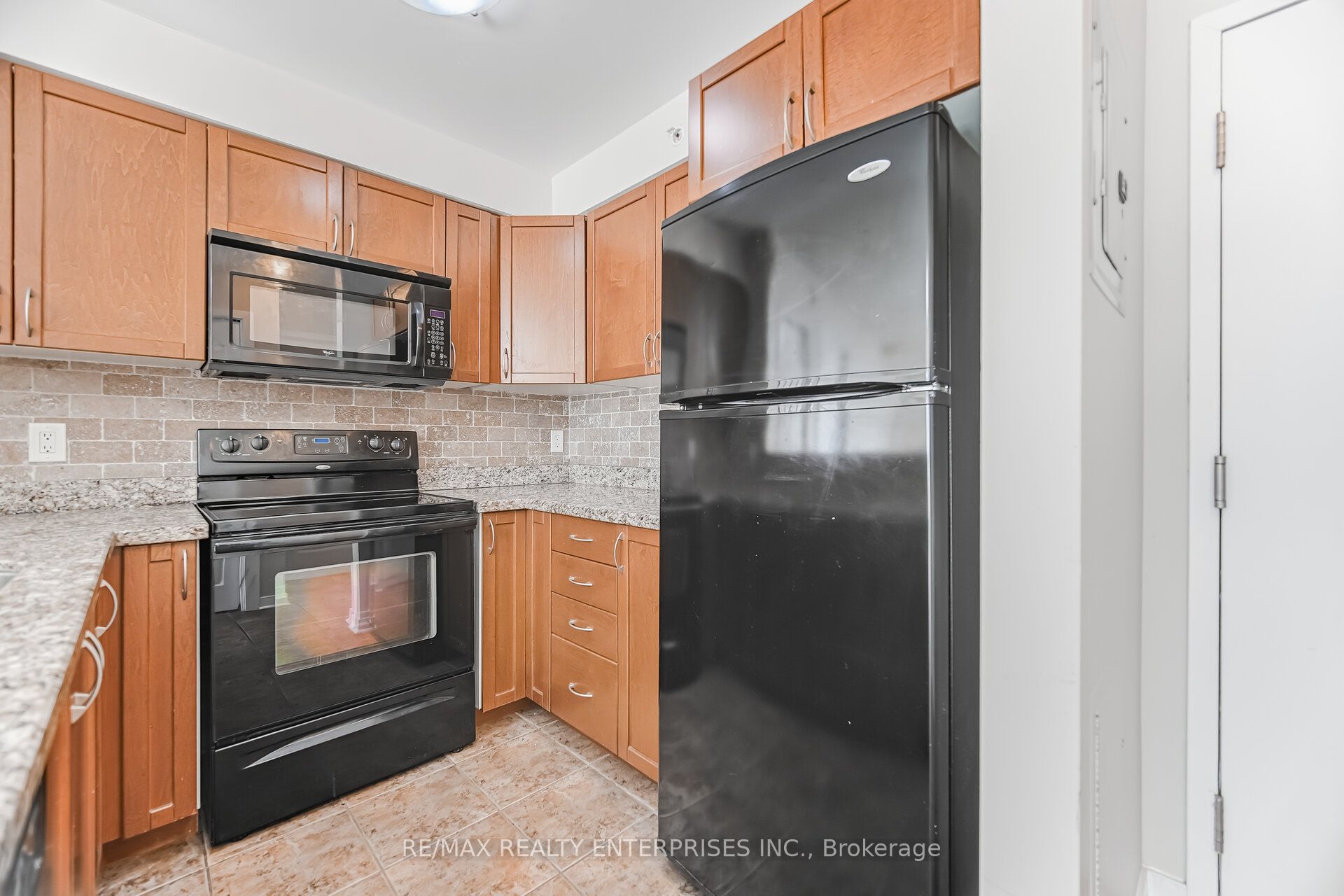 8 Dayspring Circle 1420